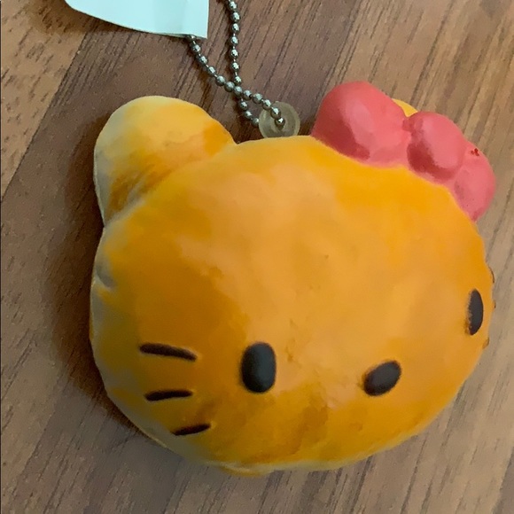 Super Cute Hello Kitty “Bread” Head On Chain - Picture 5 of 6